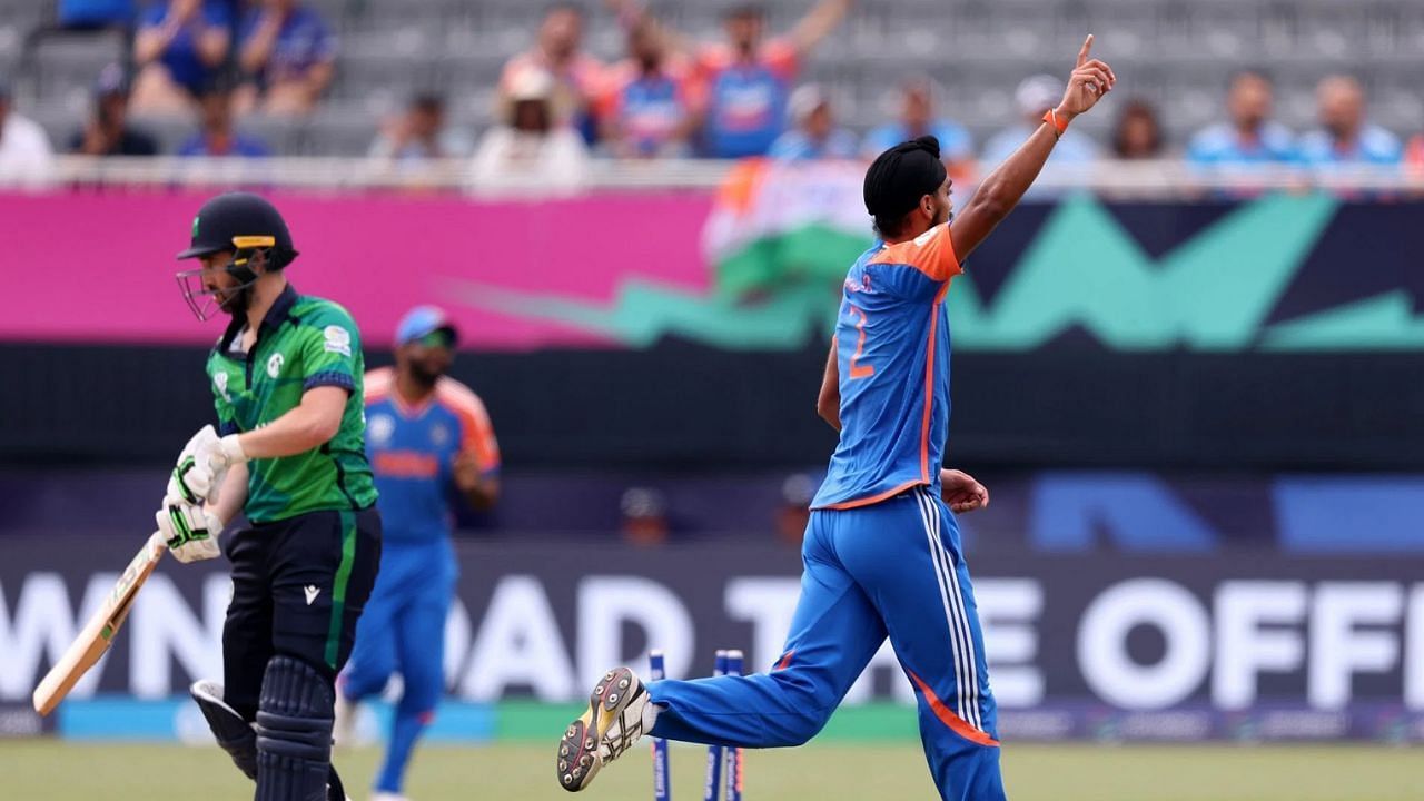 अर्शदीप सिंह गेंदबाजी के दौरान (Photo: ICC)